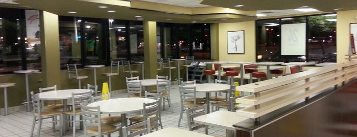 McDonald's is one of Lugares favoritos de Terry.