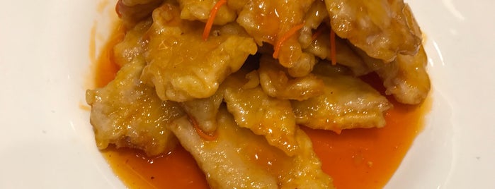 Song Hua Lake Dumplings is one of Locais curtidos por Hoora.