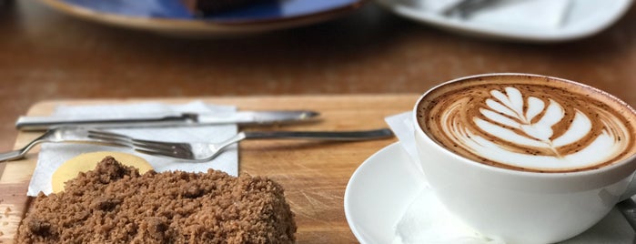 Sam Café | کافه سام is one of Posti che sono piaciuti a Hoora.