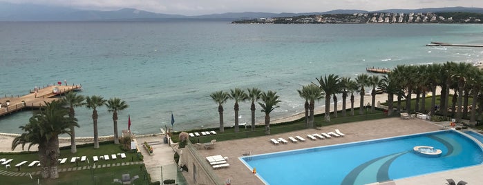Boyalık Beach Hotel & SPA is one of สถานที่ที่ Hoora ถูกใจ.