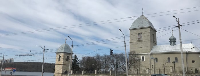 Церква Воздвиження Чесного Хреста is one of Храми Тернополя.