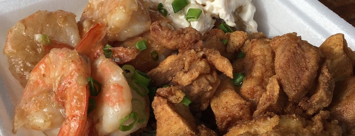 Tita's Grill is one of Hawaii/Oahu：Garlic Shrimp.