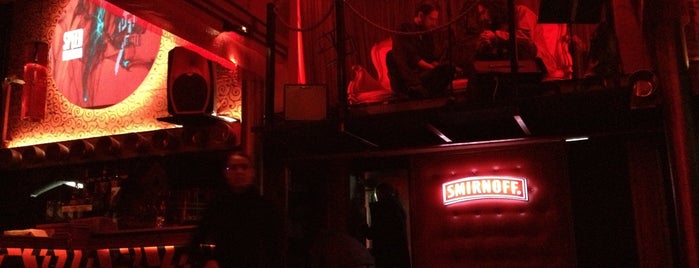 Red Lounge is one of bares & boliches.