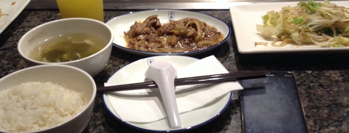 Heniu Teppanyaki is one of Che’s Liked Places.