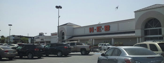 H-E-B is one of Susieさんのお気に入りスポット.