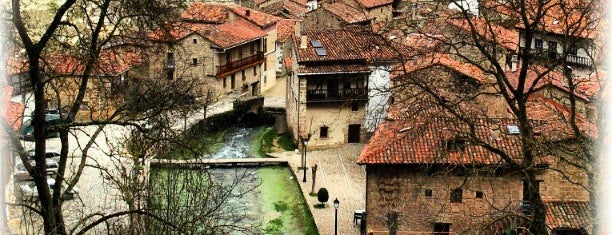 Orbaneja Del Castillo is one of Pueblos y sitios para visitar en Cantabria.