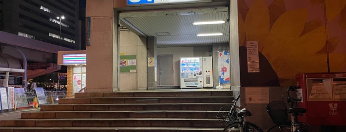 JR Bentenchō Station is one of 00.