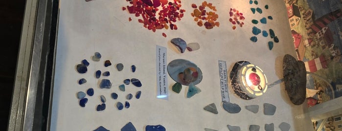 Sea Glass Museum & Jewelry Gift Shop is one of Entertainment.