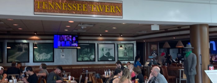 Tennesee Tavern is one of Bars.