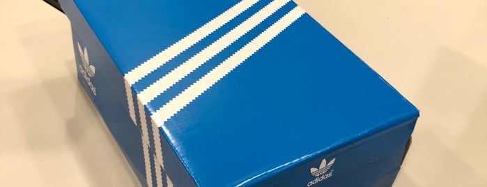 Adidas is one of MarkoFaca™🇷🇸さんのお気に入りスポット.
