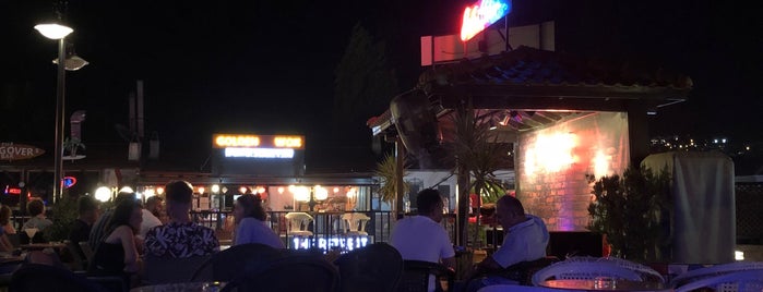 Eski Bar is one of Tempat yang Disukai Caner.
