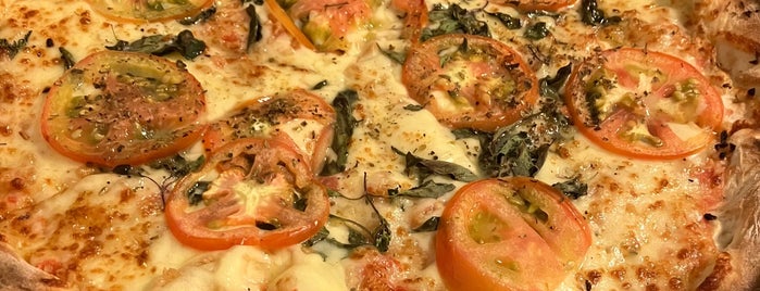 Officina Della Pizza is one of Pizzas & Massas Fortaleza.