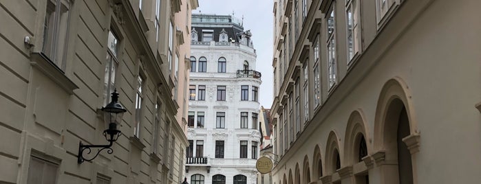 Wipplingerstraße is one of Manu.