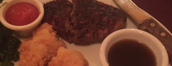 Dobie's Restaurant & Lounge is one of Steak.