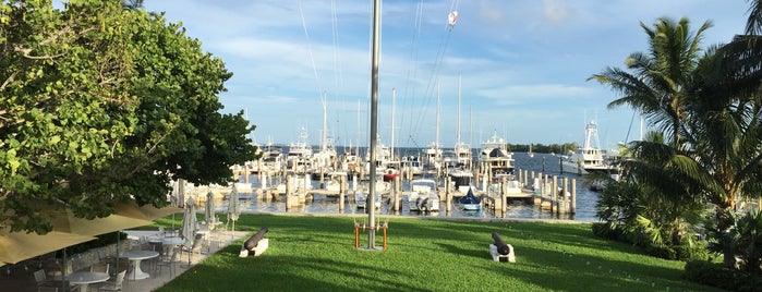 Biscayne Bay Yacht Club is one of Lugares favoritos de Albert.