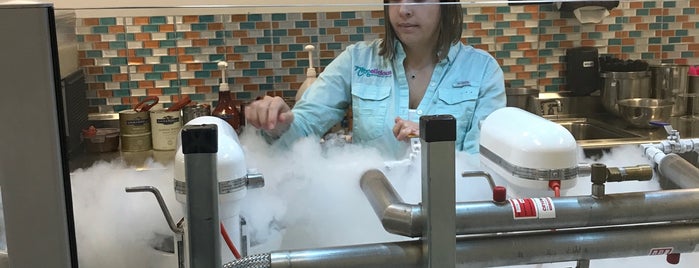 Nitrogelicious Nitrogen Ice Cream is one of Robinさんのお気に入りスポット.