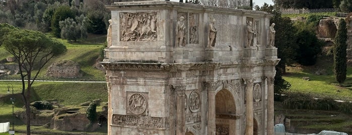 Arc de Titus is one of Lieux qui ont plu à Julia.