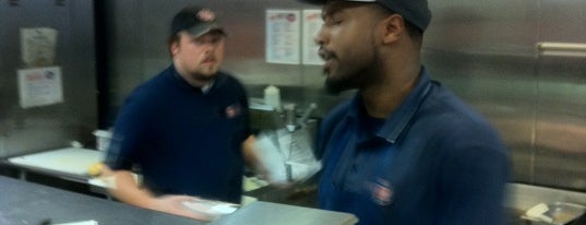 Jersey Mike's Subs is one of Locais curtidos por Tyler.