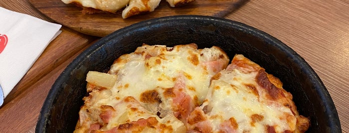 Pizza Hut is one of Great food restaurant.