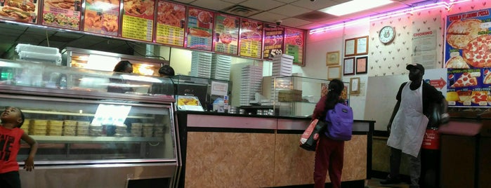 Kennedy Fried Chicken & Pizza is one of Orte, die JRA gefallen.