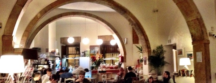 Pois Café is one of Lisbon.