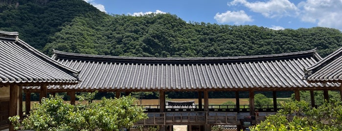 병산서원 is one of 서원 : Korean Neo-Confucian Academies.