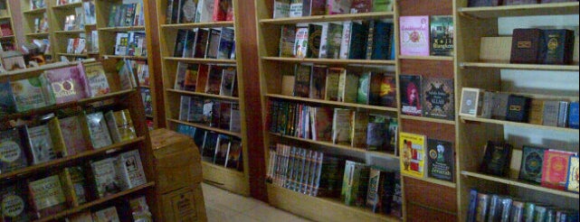 Toko buku dan alat tulis sarjana is one of Home sweet home (´▽`ʃ♥ƪ).