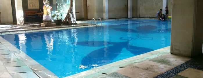 Kelapa Gading Swimming Pool & Supermarket is one of swim.