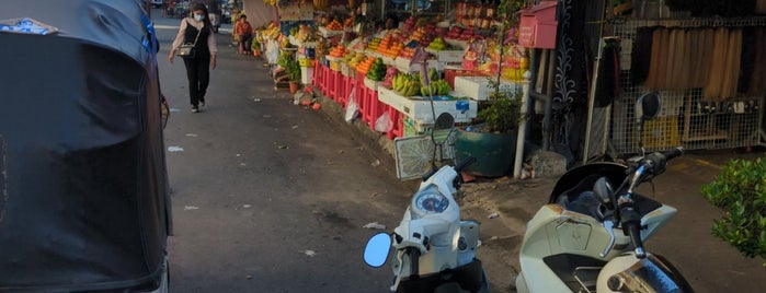 ផ្សារចាស់ is one of Phnom Penh.