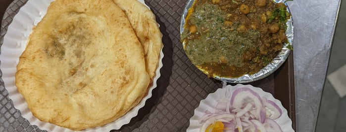 Sita Ram Diwan Chand Chole Bhature is one of Gianlucaさんのお気に入りスポット.
