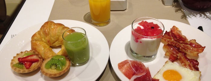 Hotel Catalonia Plaza Mayor is one of The 15 Best Places with a Breakfast Buffet in Madrid.