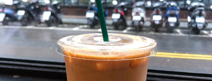 STARBUCKS (Dun Fu) is one of Stefanさんのお気に入りスポット.