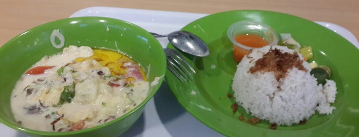 DUDUNG ROXY Sop Kaki Kambing & Soto Betawi is one of Richard's most favorite foods.