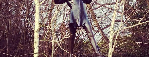 Peter Pan Statue is one of 69 Top London Locations.