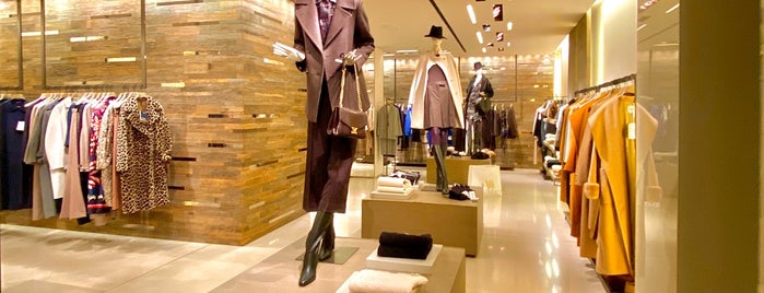 Max Mara is one of Juliaさんのお気に入りスポット.
