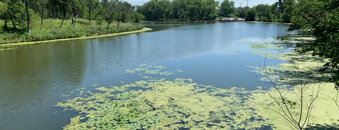 Forest Preserve - Skokie Lagoons is one of Lugares favoritos de Andy.
