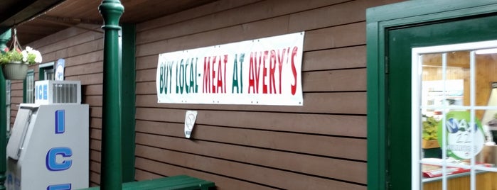 Avery's Farm Market is one of Local.