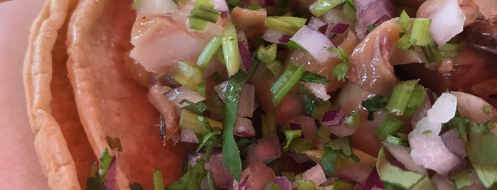Tacos de Carnitas is one of Posti che sono piaciuti a Karim.