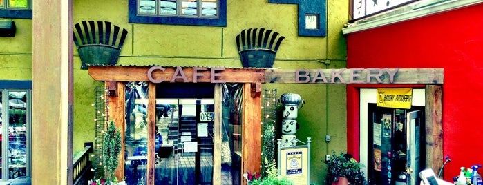 Guglhupf Artisan Bakery, Restaurant & Café is one of Bullist.