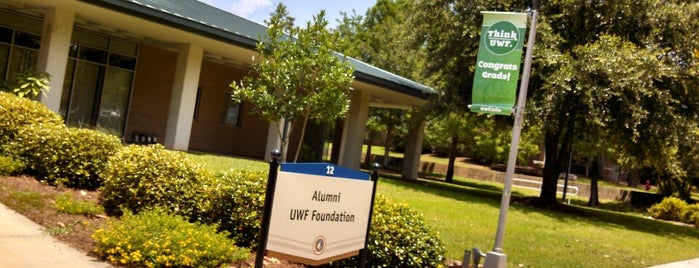UWF University Advancement - Building 12 is one of สถานที่ที่ Jay ถูกใจ.