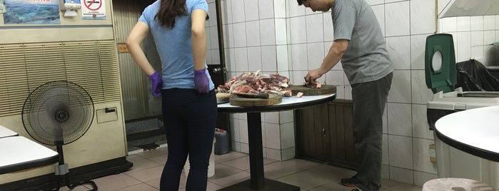 永昌牛肉麵 is one of Top picks for Food Trucks.