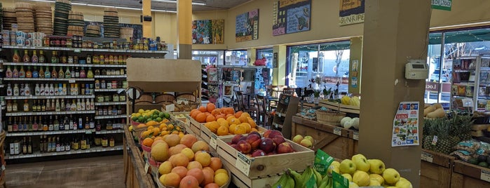 Harvest Fresh Grocery & Deli is one of Oregon Coast.