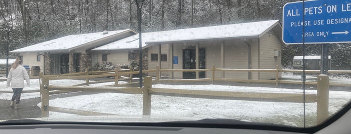 I-40 West Haywood County Rest Area is one of Lieux qui ont plu à James.