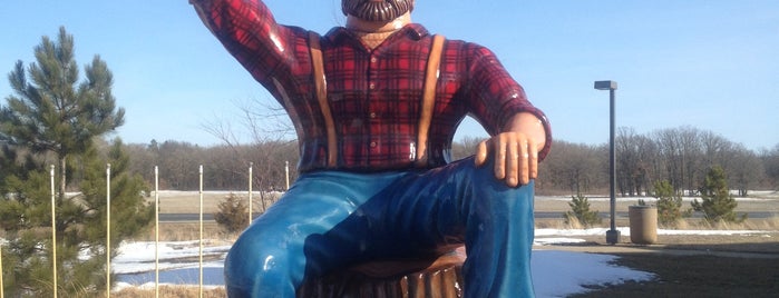 Paul Bunyan Statue is one of Mom's.