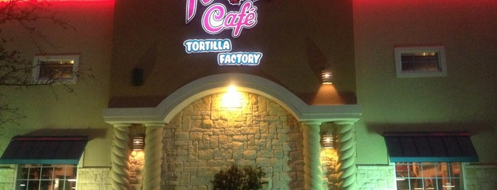 Rosa's Cafe & Tortilla Factory is one of Orte, die Gillian gefallen.