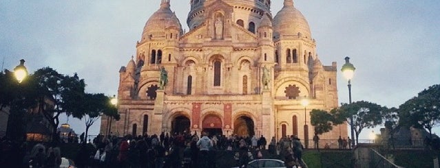 Basilika Sacré-Cœur is one of Visit in Paris.