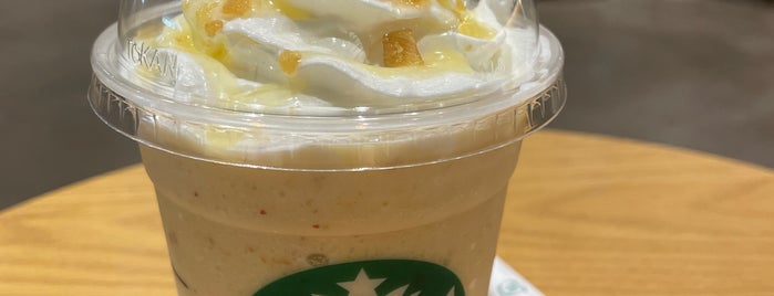 Starbucks is one of Tempat yang Disukai Yousef.