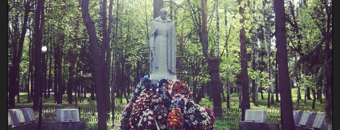 Братская могила №19 is one of Памятники и мемориалы Воронежа.