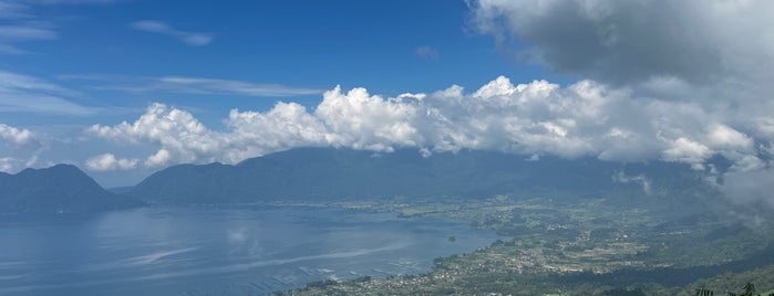 Danau Maninjau is one of Destination In Indonesia.