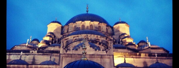 New Mosque is one of Istanbul To-Do.